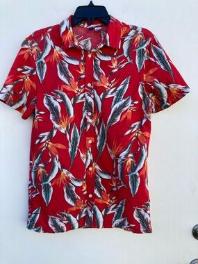 Divided H&M Men’s Button Down Short Sleeve Collared Shirt Size Small